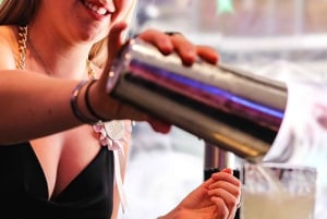 Albufeira: lekcje przyrządzania koktajli i karaoke z DJ-em