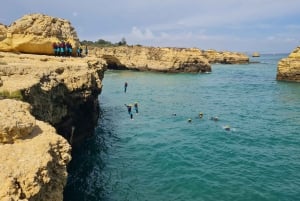 Albufeira: Coasteering z przewodnikiem i skoki z klifów
