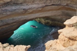 Albufeira: Jeep and Boat Tour with Picnic
