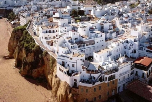 Albufeira: Old Town History Walking Tour with Drink