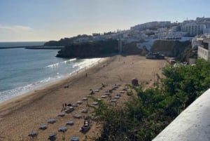 Albufeira: Old Town History Walking Tour with Drink