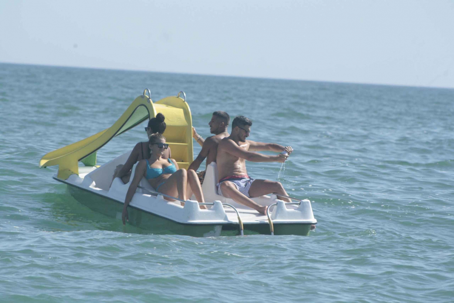Albufeira: Pedal Boat Rental