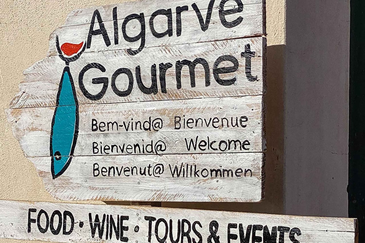 Albufeira/Porches/Vilamoura: Wine Tasting with Tapas & Music