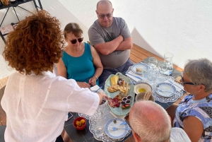 Albufeira/Porches/Vilamoura: Wine Tasting with Tapas & Music