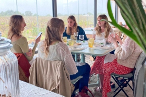 Albufeira/Porches/Vilamoura: Wine Tasting with Tapas & Music