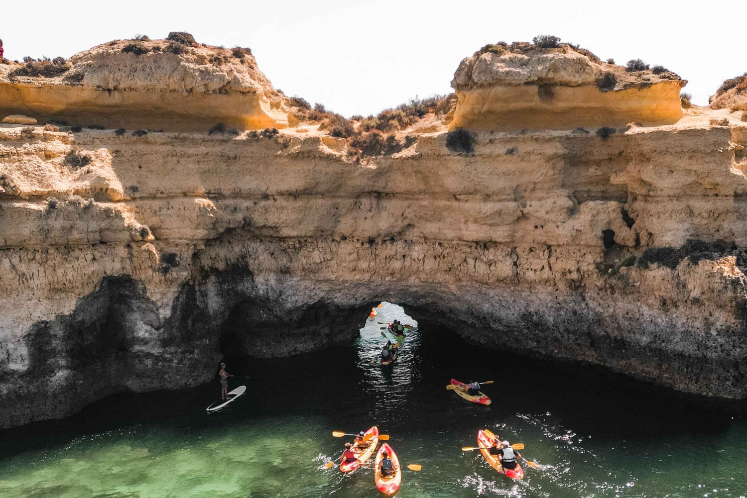 Albufeira : visite en kayak des grottes secrètes et des plages, avec arrêt baignade
