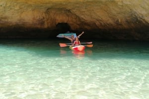 Albufeira : visite en kayak des grottes secrètes et des plages, avec arrêt baignade