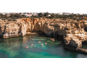 Albufeira : visite en kayak des grottes secrètes et des plages, avec arrêt baignade