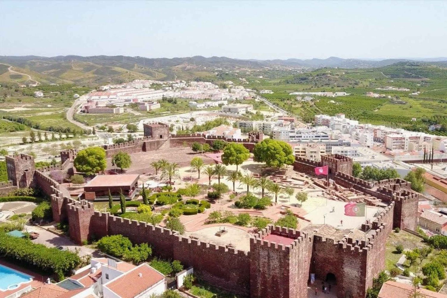 Albufeira: Castillo de Silves y casco antiguo con la Capilla de los Huesos