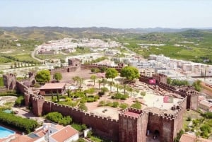 Albufeira: Silves Castle and Old Town with Chapel of Bones