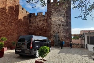 Albufeira: Silves Castle and Old Town with Chapel of Bones