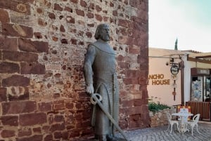 Albufeira: Silves Castle and Old Town with Chapel of Bones