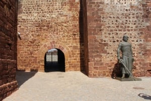 Albufeira: Silves Castle and Old Town with Chapel of Bones