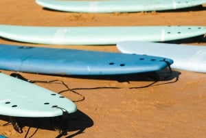Albufeira: clase de surf en grupo pequeño con monitor privado