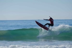 Albufeira: clase de surf en grupo pequeño con monitor privado