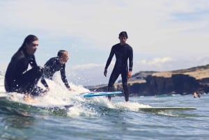 Albufeira: clase de surf en grupo pequeño con monitor privado