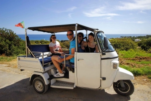 Albufeira: Tuk Tuk Ride with Old Town and Beaches