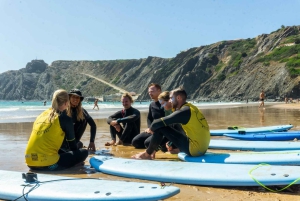 Algarve: 2 horas de aulas de surf para principiantes