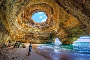 Algarve : Visite de la grotte de Benagil en bateau et promenade côtière d'Algarseco