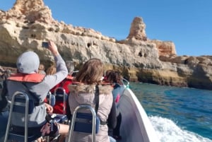 Algarve: Tour privato di 2 ore delle grotte di Benagil