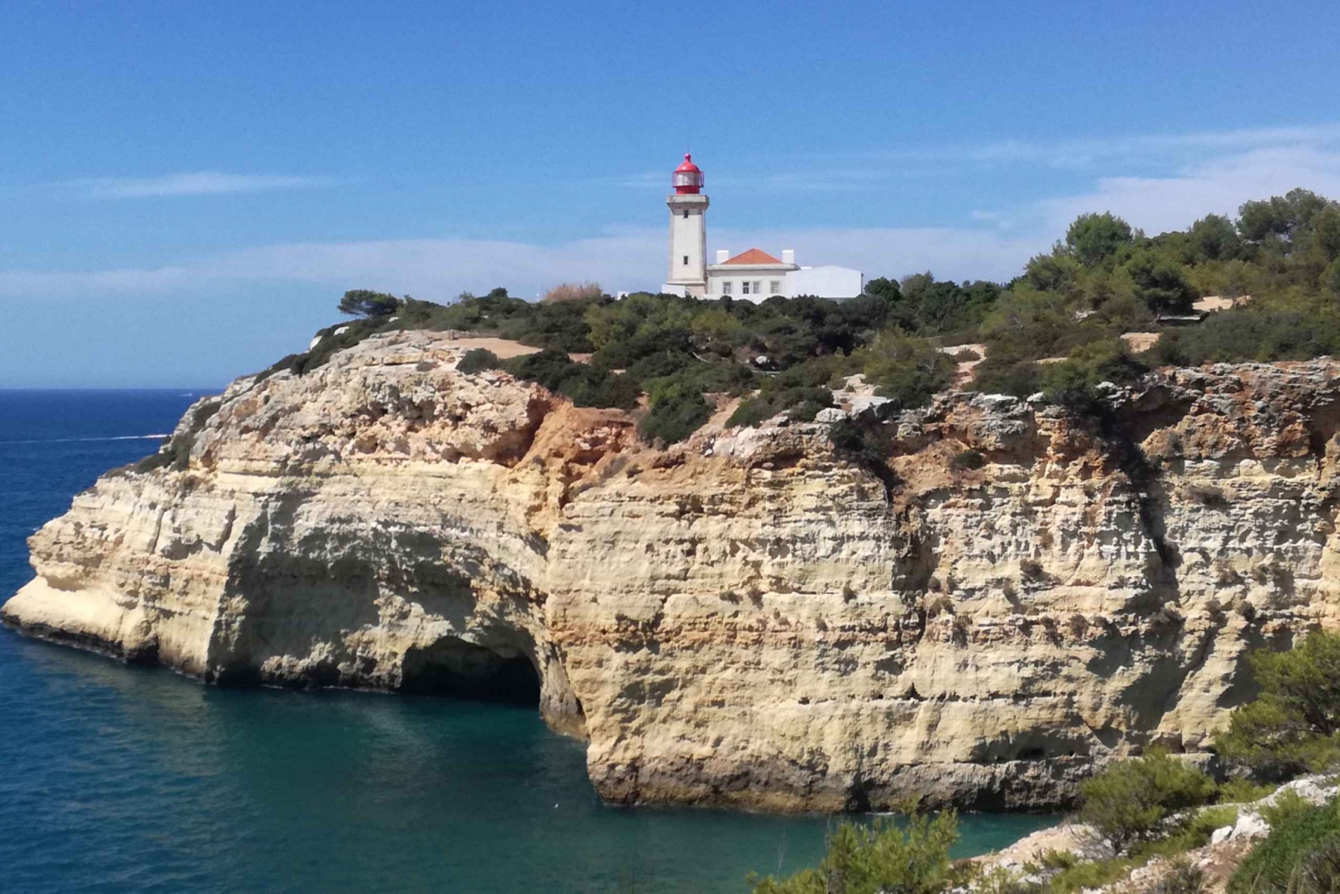 Algarve: Carvoerio and Benagil Walking Tour and Cruise
