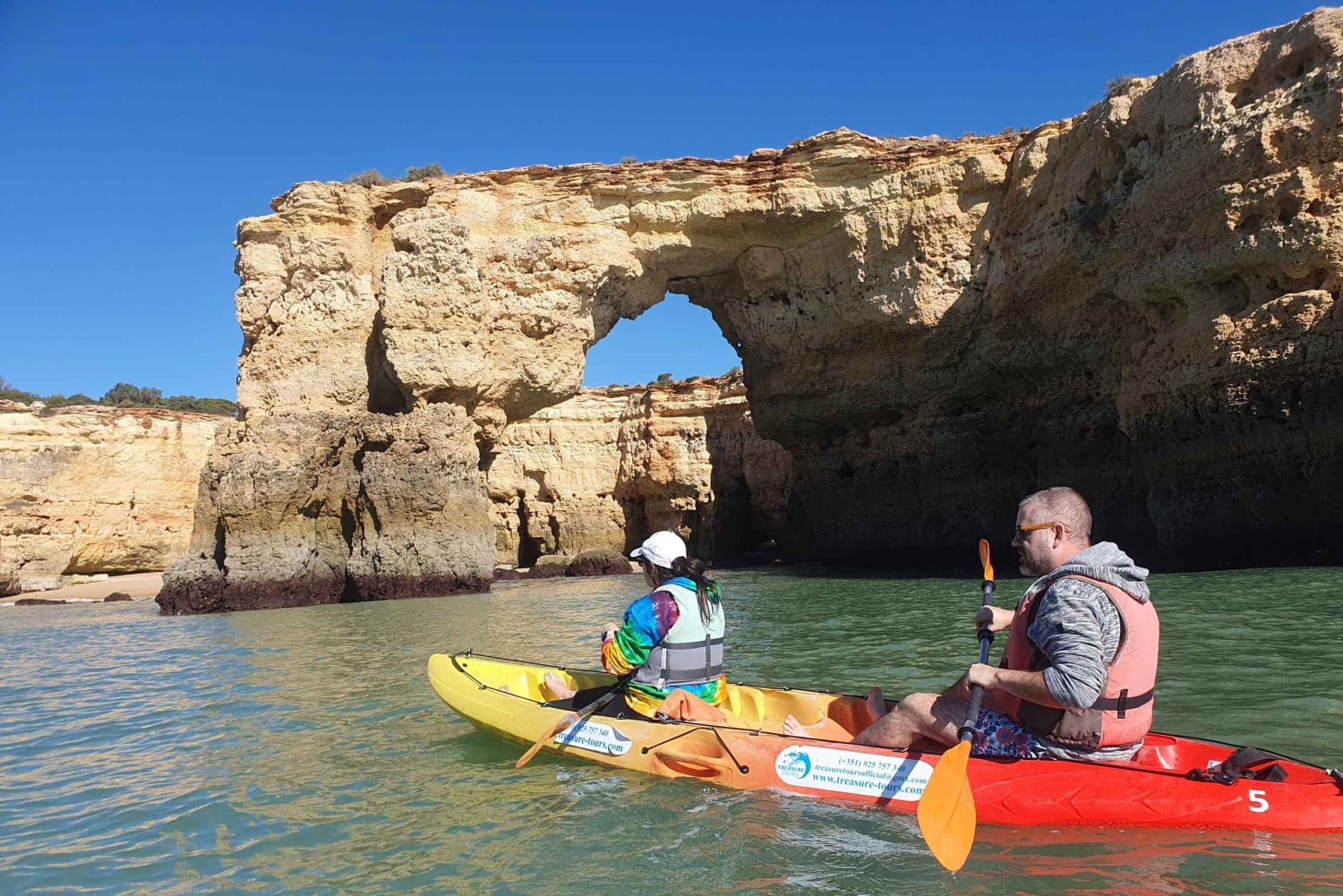 Algarve: Ukryte skarby – jaskinie Benagil kajakiem