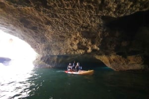 Algarve: Piilotetut aarteet – Benagilin luolat kajakeilla