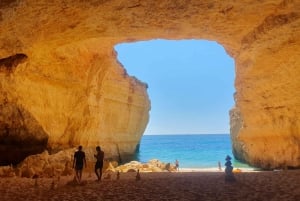 Algarve: Piilotetut aarteet – Benagilin luolat kajakeilla