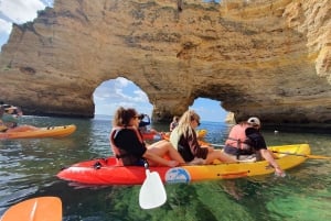 Algarve: Piilotetut aarteet – Benagilin luolat kajakeilla
