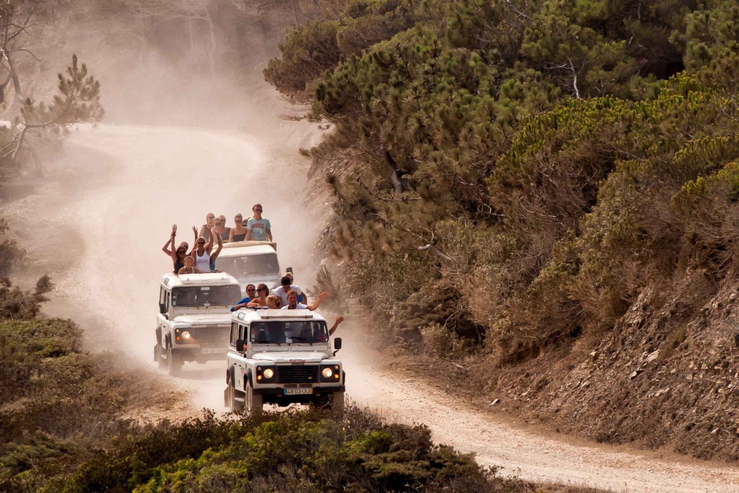 Algarve: Jeepsafari mit Brennereibesichtigung & Mittagessen