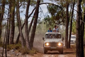 Jeep-safari med destilleribesøg og frokost
