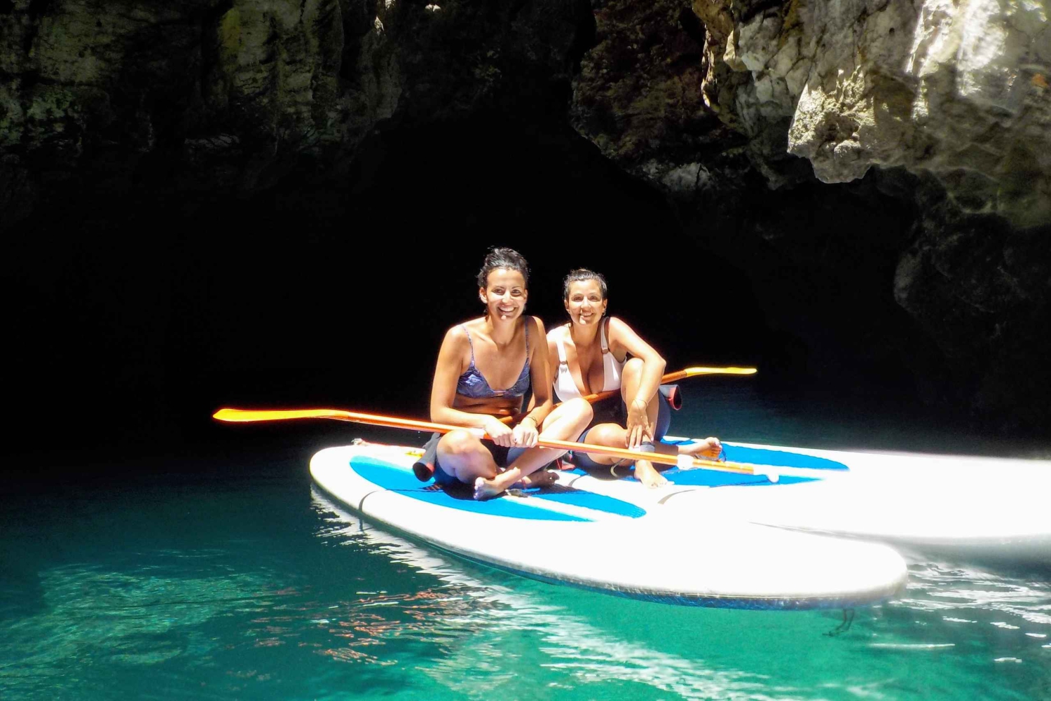 アルガルベ：スタンドアップパドルツアー＆スノーケリングでイングリーナ洞窟へ