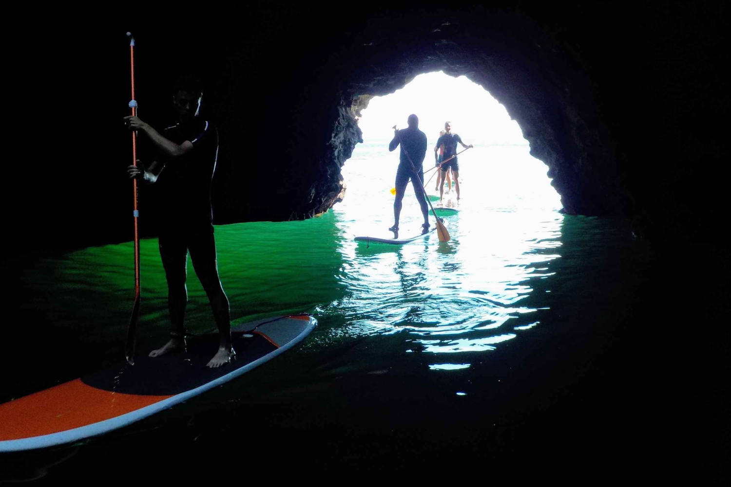 アルガルベ：スタンドアップパドルツアー＆スノーケリングでイングリーナ洞窟へ