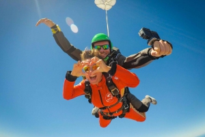 Algarve: Tandem Skydiving Adventure 15,000 to 10,000 Feet