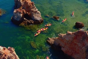 Alvor: Omvisning med båt og kajakk i grottene