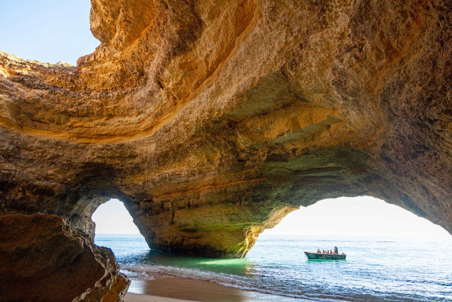 Armação de Pêra: Benagil Caves and Secret Beaches Boat Trip