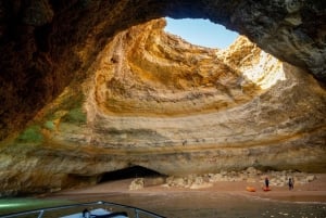 Armação de Pêra: Benagil Caves and Secret Beaches Boat Trip