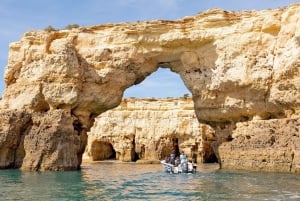 Armação de Pêra: Benagil´s 15 Best Caves Boat Tour