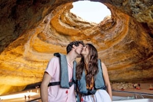 Armação de Pêra: Benagil´s 15 Best Caves Boat Tour