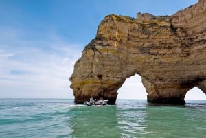 Armação de Pêra: Benagil´s 15 Best Caves Boat Tour