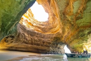 Armação de Pêra: Benagil´s 15 Best Caves Boat Tour