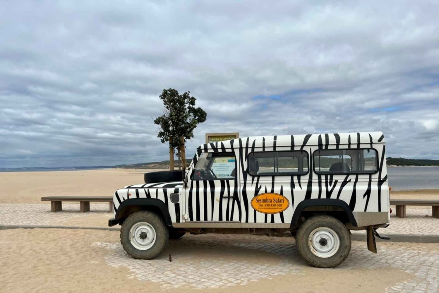 Arrábida - Sesimbra: Jeep Tour From Cabo Espichel to Lagoa