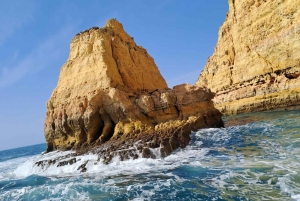 Von Portimão aus: Tour zur Benagil-Höhle & Marinha mit dem Katamaran