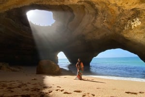 Benagil Beach: Paddla kajak till Benagil-grottorna med möjlighet till soluppgång