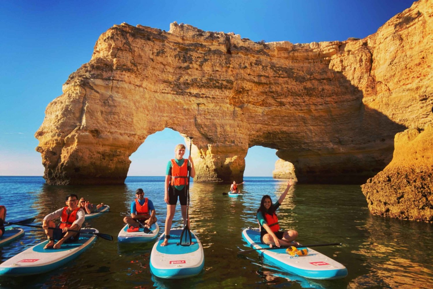 Benagil: Benagil Cave Stand Up PaddleBoard Tour vid soluppgången