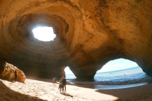 Benagil: Benagil Cave Stand Up PaddleBoard Tour at Sunrise