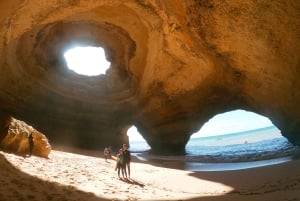 Benagil: Benagil Cave Stand Up PaddleBoard-tur ved soloppgang