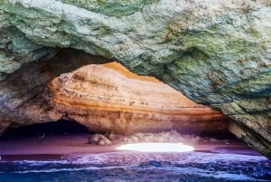 Benagil: Tour guidato in kayak delle grotte e dei luoghi segreti di Benagil