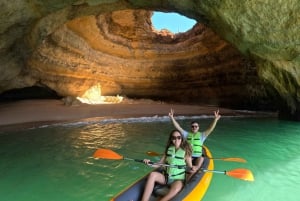 Benagil: Benagil Caves Guided Kayak Tour with Free 4K Photos
