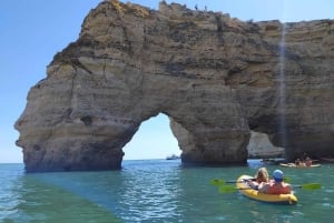 Benagil: tour guiado en kayak por las cuevas de Benagil